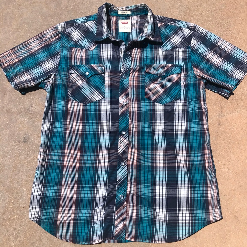 LEVI’S BUTTON DOWN SHORT SLEEVE L